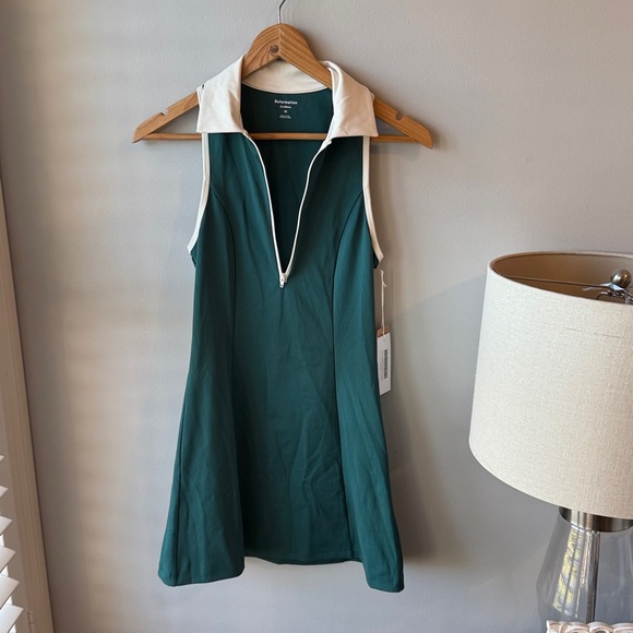 Reformation Leslie Ecomove‎ Zip Front Active Dress in Pine NWT - Picture 5 of 13